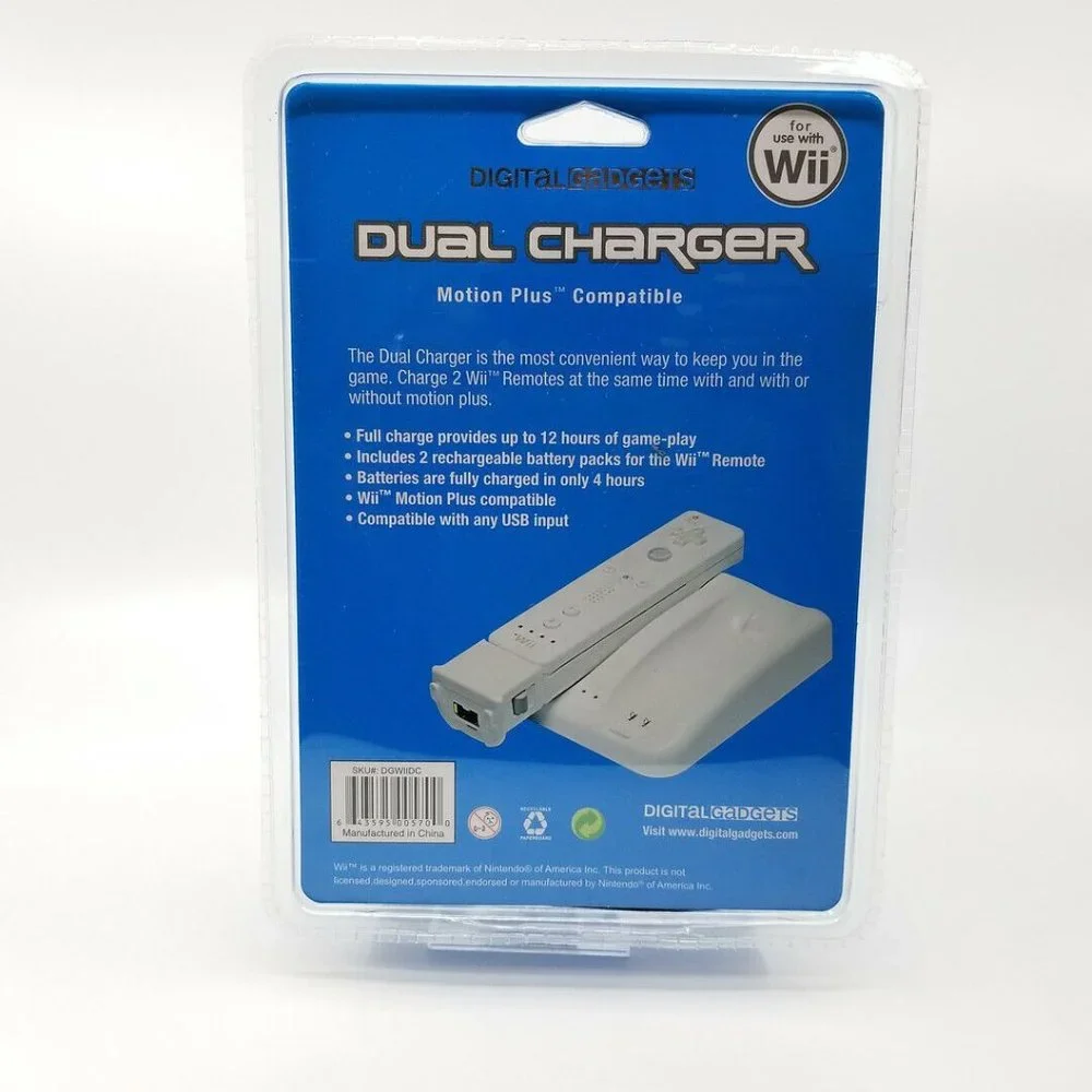Digital Gadgets Dual Controller Charger Dock With Rechargeable Battery For Wii